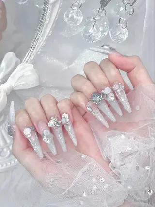 ネイル ベスティオーラ 花香のネイルデザイン