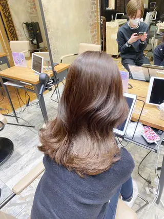 ミディアム 銀座/レイヤー 顔周りカット溝手優太のヘアスタイル