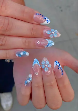 ネイル Genie Mika Nailsのネイルデザイン