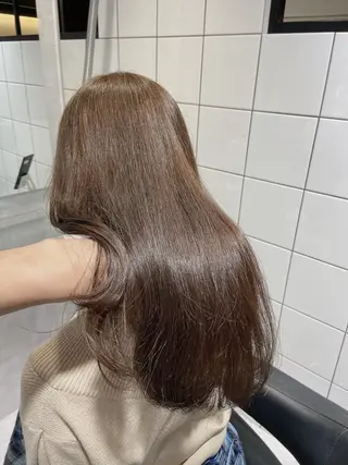 セミロング カラー センターパート特化 井上健太のヘアスタイル