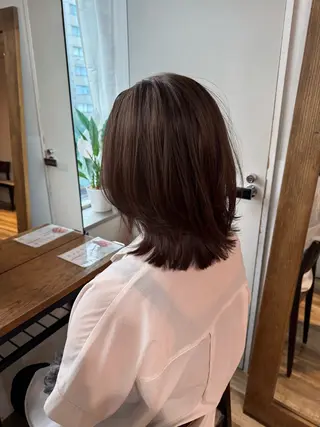 ミディアム ななほ⌇レイヤー カット⌇透明感カラーのヘアスタイル