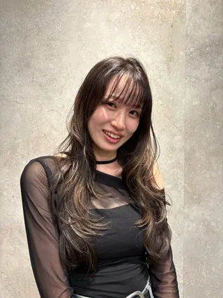 ロング 杉井 響のヘアスタイル