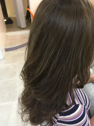 セミロング ロング カラー 髪質改善 中川 翔のヘアスタイル