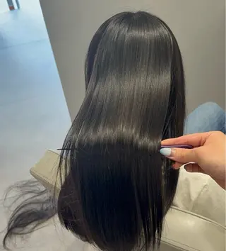 ロング 加藤 麻夢のヘアスタイル