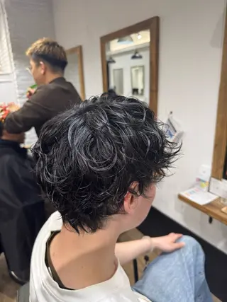パーマ メンズ REBECCA 宮崎伊玖のヘアスタイル