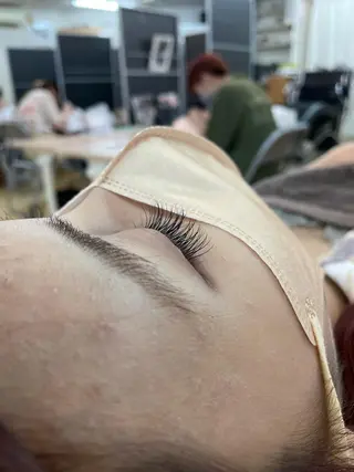 マツエク・マツパ タケタ モカのヘアスタイル
