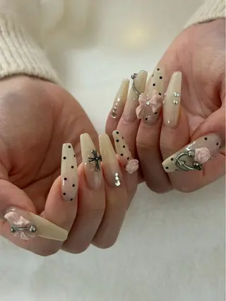 ネイル Bitty momona🩵✨のネイルデザイン