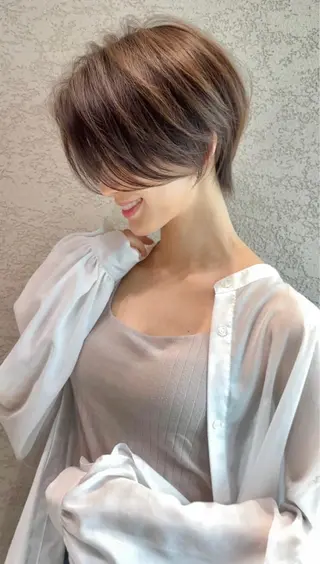 ショート 美髪縮毛矯正✨🫧 レイヤー川村利幸のヘアスタイル
