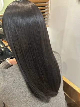 ロング 伊藤 しおんのヘアスタイル