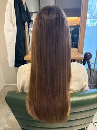 ロング 佐土原 彩音のヘアスタイル