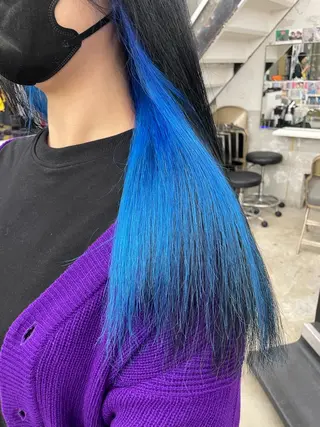セミロング カラー インナーカラー 推し ブリーチ  髪質改善のヘアスタイル