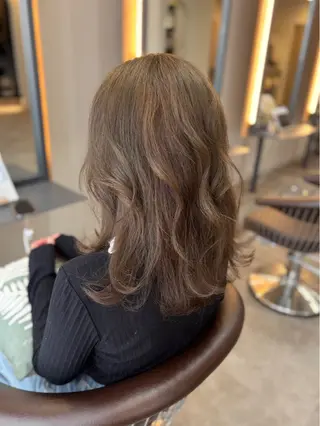 ミディアム 酸性ストレート/ブリ ーチなしWカラー河本のヘアスタイル
