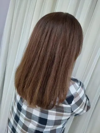 ミディアム 内間 美菜のヘアスタイル
