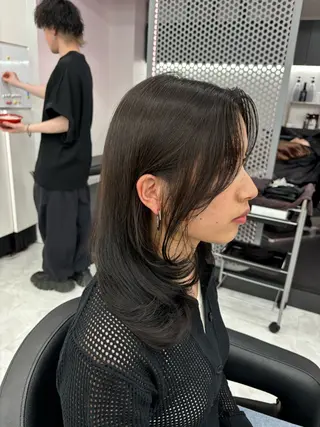 ミディアム 抜け感レイヤー︴ ニュアンスカラーのヘアスタイル