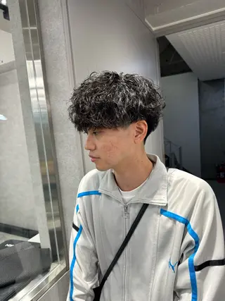 パーマ メンズ ツイスパ/シャドウ MANARUのヘアスタイル
