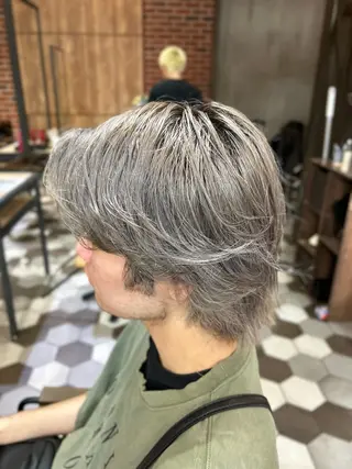 カラー メンズ ハイトーン🎨/ パーマ🌀/堀江輝起のヘアスタイル