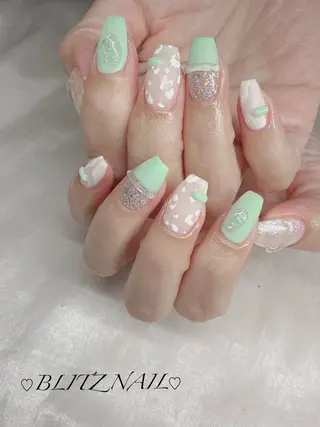ネイル BLITZ Nail 岩田💅🏻✨のネイルデザイン