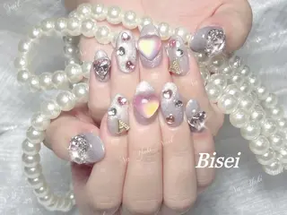 ネイル 🦋 Queenieのネイルデザイン