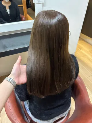 カラー NEIRO/ベージュ /グレージュのヘアスタイル