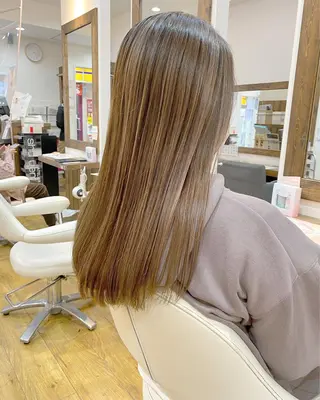 ロング カラー 横浜ブリーチムラ直し ハイトーン/ブリーチのヘアスタイル