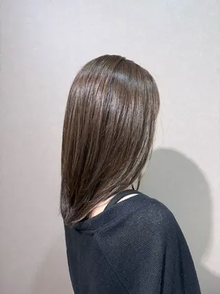 ミディアム カラー iroN 小泉 俊太のヘアスタイル