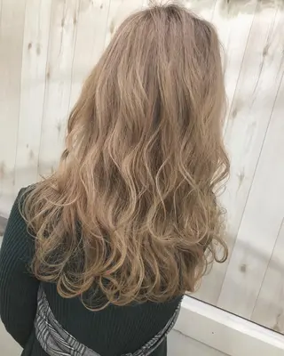 ロング Loob.TOKYO MIYA🌈のヘアスタイル
