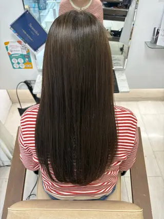 カラー 栗田 優月のヘアスタイル