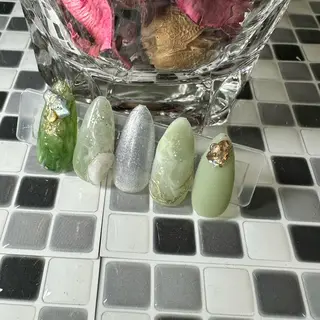 ネイル 新山 聖のネイルデザイン