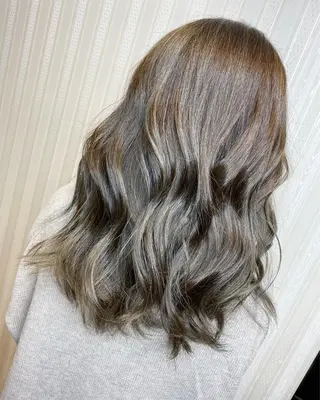 セミロング カラー 【育休中】EARTH 荒井店HARUNAのヘアスタイル