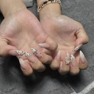 ネイル PEEKABOO 旧:momo京橋のネイルデザイン