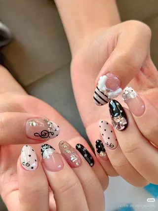 ネイル Luna ri..のネイルデザイン