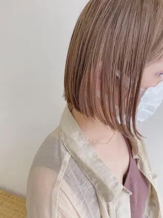 ショート カラー 顔周りレイヤーカット ブリーチminamiのヘアスタイル