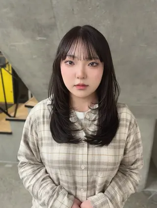 ミディアム カラー 小野寺 彩圭のヘアスタイル