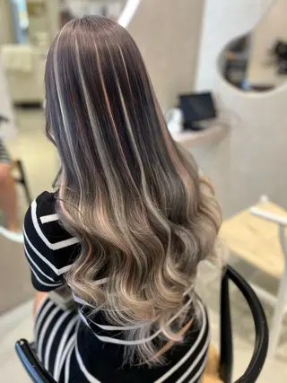 カラー 小池 夏美のヘアスタイル