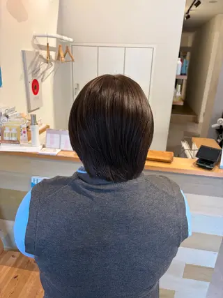 ショート カラー 荒井 茉凜のヘアスタイル