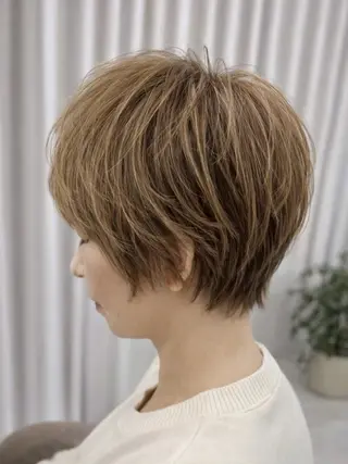 ショート センターパート 韓国ヘア・綾也のヘアスタイル