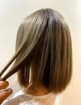 ショート カラー 髪質改善・ボブ・ ショート 丸毛一輝のヘアスタイル