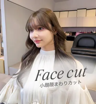 セミロング 𝑦𝑢𝑟𝑖𝑎 AFLOAT大阪のヘアスタイル