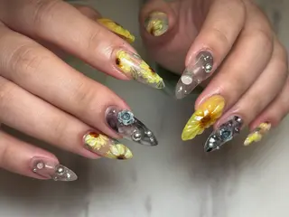 ネイル zuki🌔 堺筋本町 ネイルのネイルデザイン