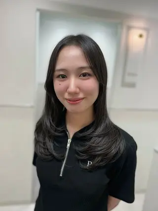 セミロング カラー ラベンダー💜オリー ブ‪💚暗髪🖤のヘアスタイル