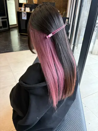 ロング 山岸 朱里のヘアスタイル