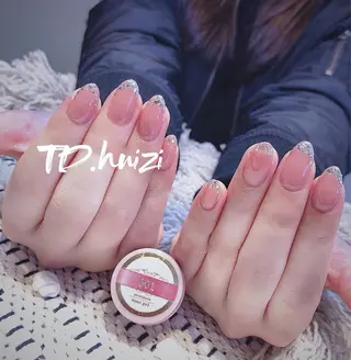 ミディアム めぐみのネイルサロン スタッフ練習のネイルデザイン
