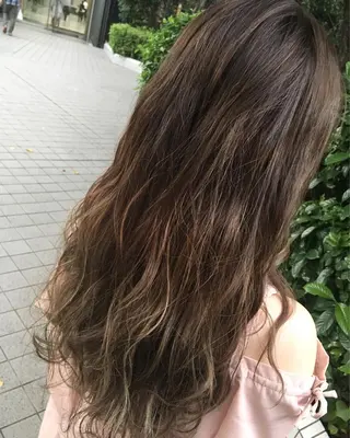 セミロング カラー 髪質改善 中川 翔のヘアスタイル