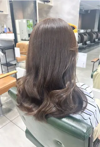 セミロング レイヤー/艶髪カラー 森本くるみのヘアスタイル