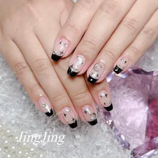 ネイル 🦋 Queenieのネイルデザイン