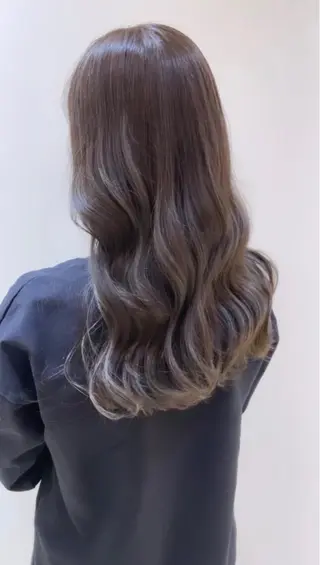 ロング 池田 早穂のヘアスタイル