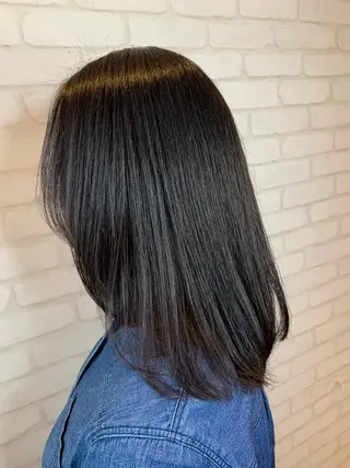 セミロング 秋葉 万柚子のヘアスタイル
