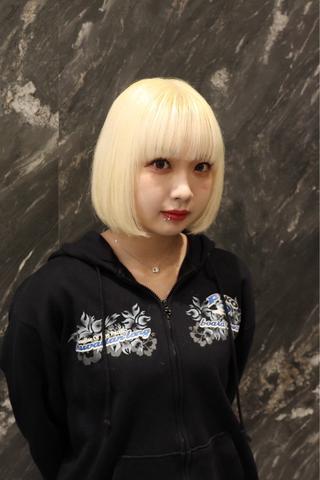 ミディアム カラー レイヤー/ブリーチ iwamiya岩見谷のヘアスタイル