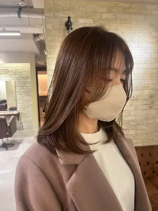ミディアム 河上 麻衣/白髪ぼかしのヘアスタイル
