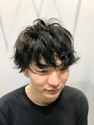 ショート パーマ メンズ 山下 亮輔のヘアスタイル